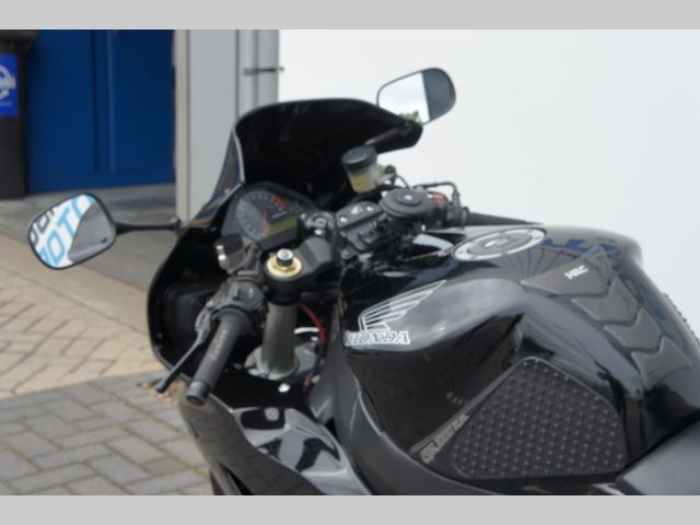 honda - cbr-1000-rr-fireblade