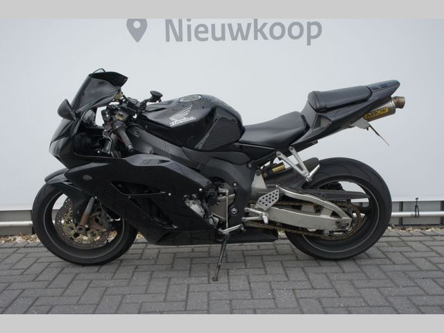 honda - cbr-1000-rr-fireblade