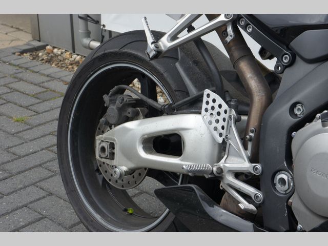 honda - cbr-1000-rr-fireblade