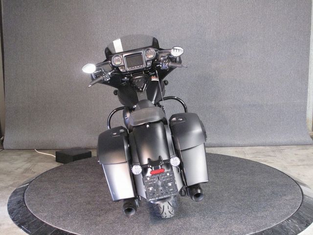 indian - chieftain-dark-horse