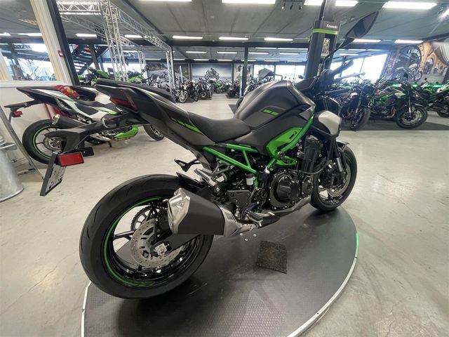 kawasaki - z900
