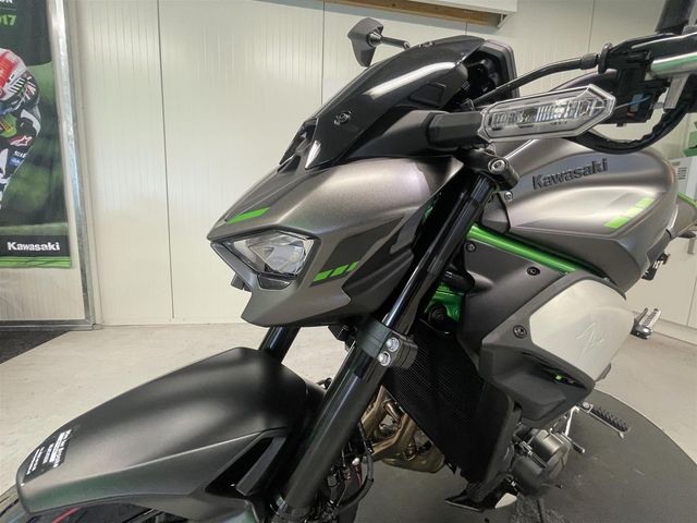 kawasaki - z900
