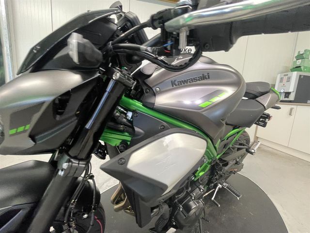 kawasaki - z900