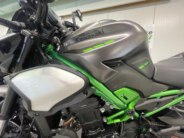 kawasaki - z900