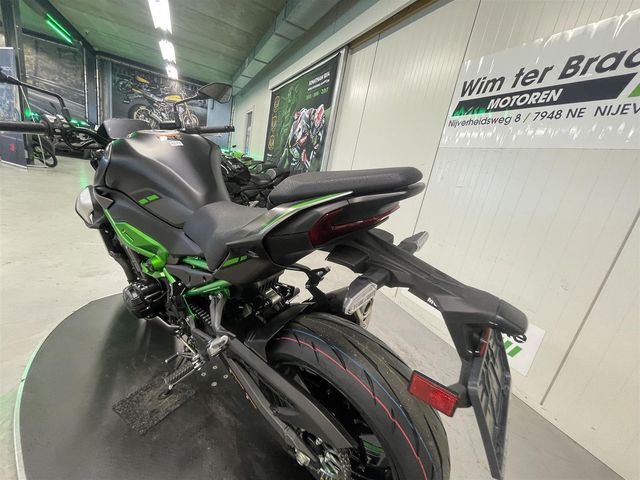 kawasaki - z900