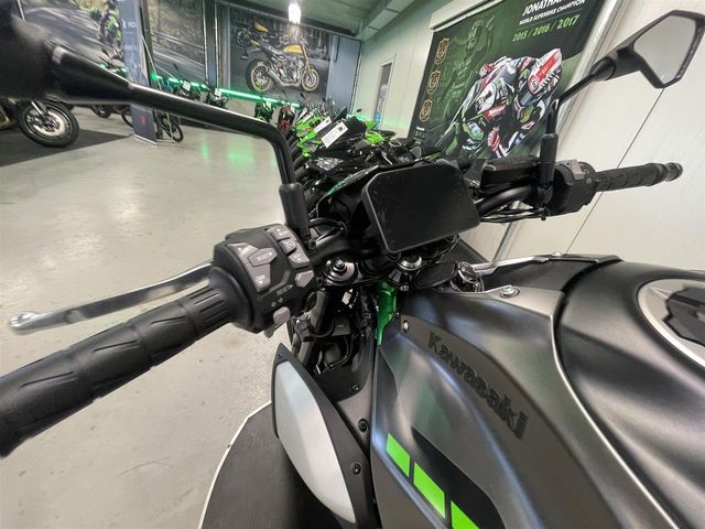 kawasaki - z900
