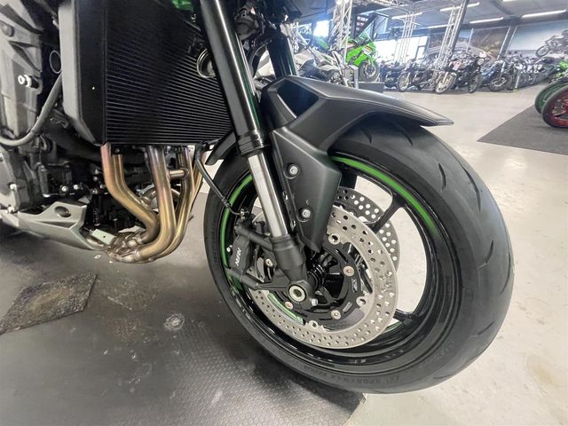 kawasaki - z900