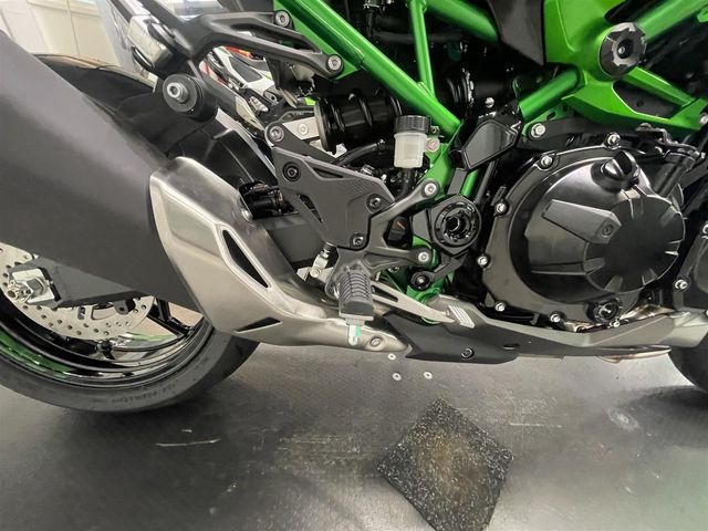 kawasaki - z900