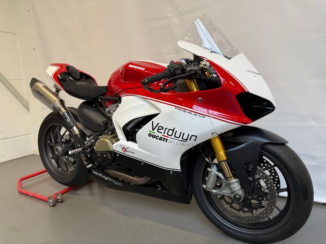ducati - panigale-v2-bayliss