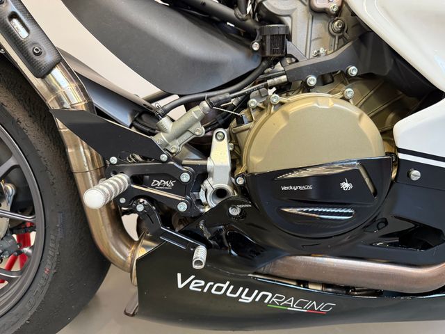 ducati - panigale-v2-bayliss