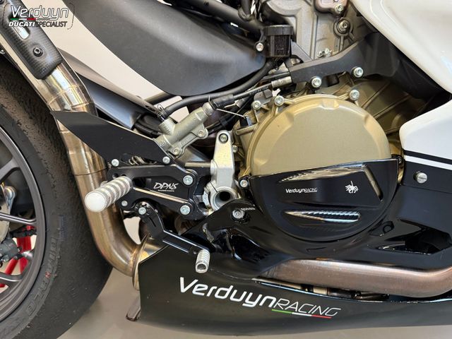 ducati - panigale-v2-bayliss