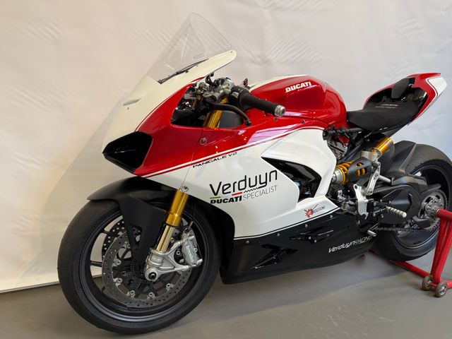 ducati - panigale-v2-bayliss