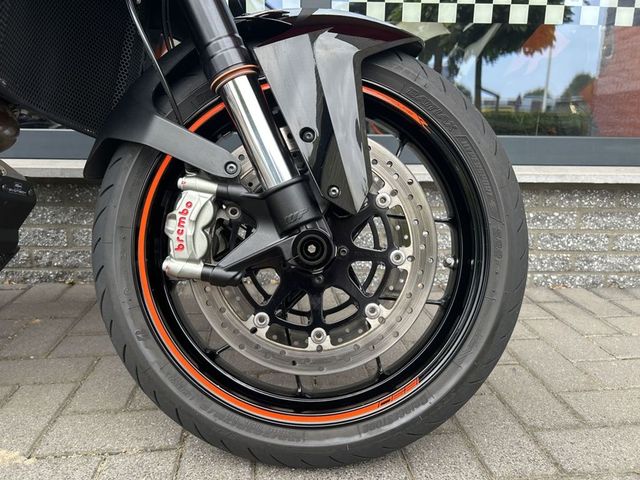 ktm - 1290-super-duke-r