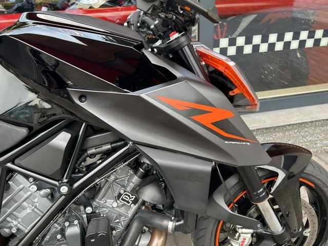 ktm - 1290-super-duke-r