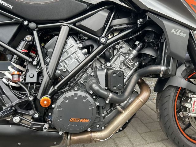 ktm - 1290-super-duke-r