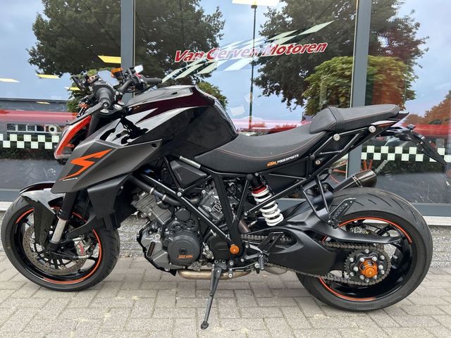 ktm - 1290-super-duke-r