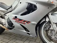 Kawasaki ZZR 1200 -rijklaar-weinig km-3 koffers. 2002 occasion – foto 9 van 23