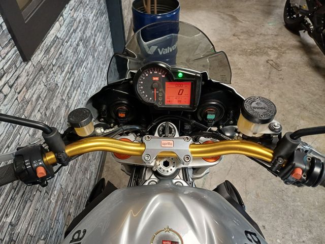 aprilia - tuono-1000-r