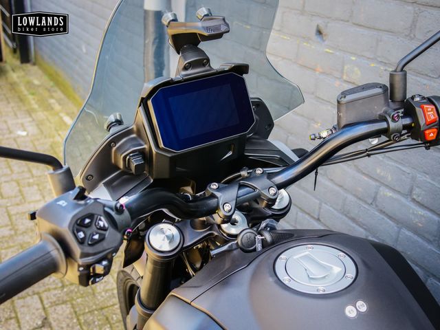 moto-guzzi - v-85-strada