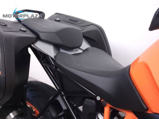 ktm - 1290-super-duke-gt