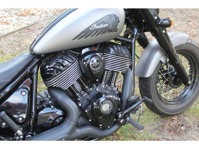 indian - chief-bobber-dark-horse