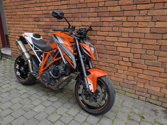 ktm - 1290-super-duke-r