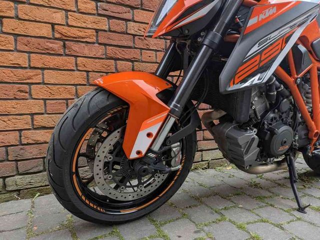 ktm - 1290-super-duke-r