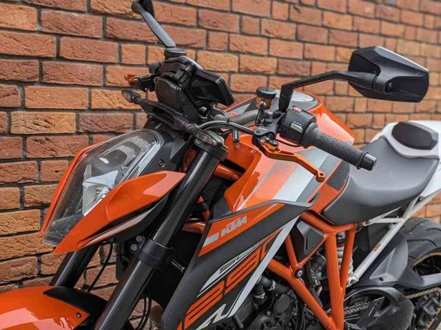 ktm - 1290-super-duke-r