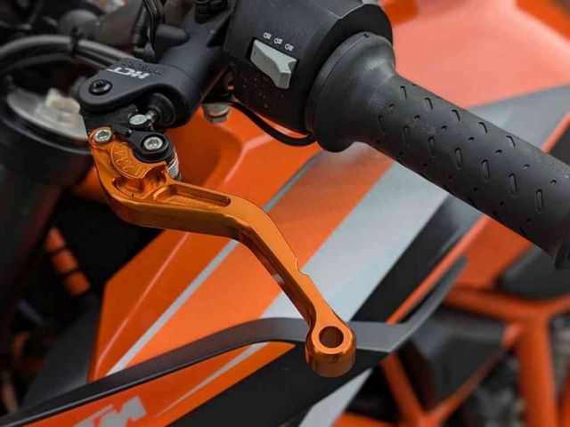 ktm - 1290-super-duke-r