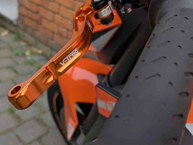 ktm - 1290-super-duke-r