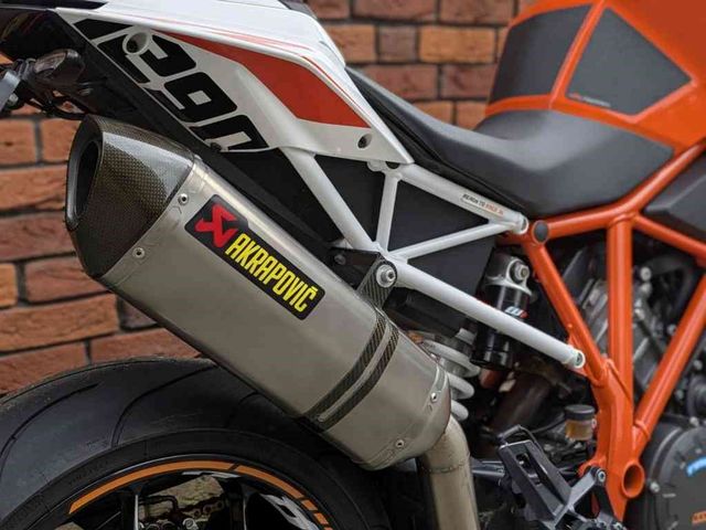 ktm - 1290-super-duke-r