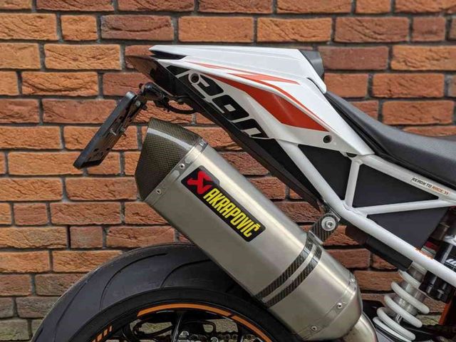 ktm - 1290-super-duke-r