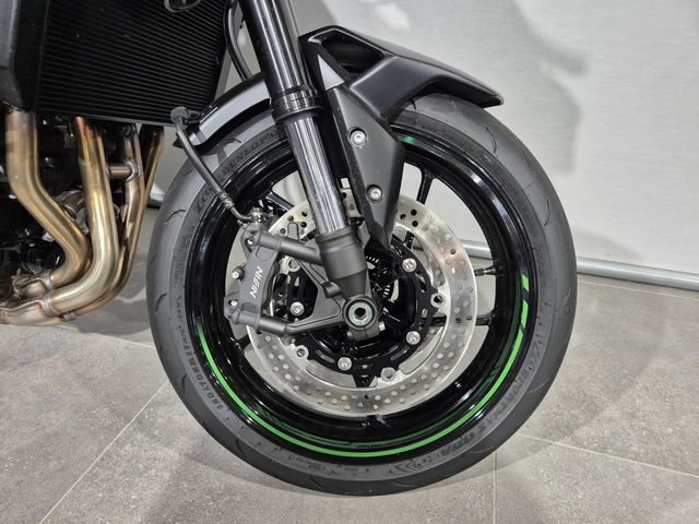 kawasaki - z900