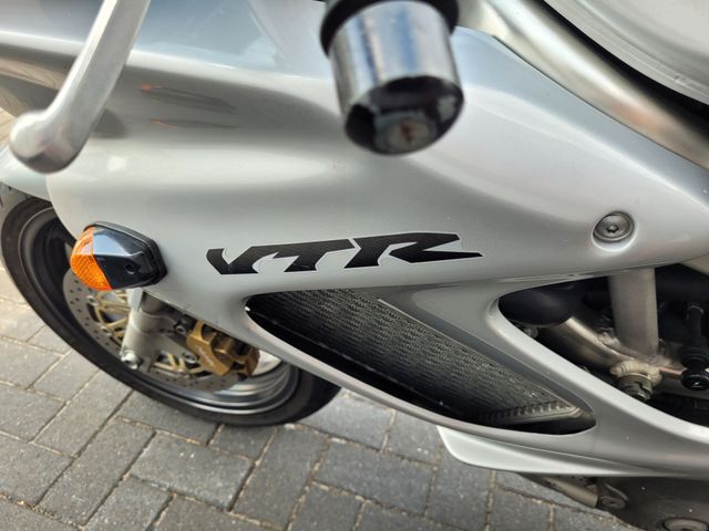 honda - vtr-1000-f-firestorm