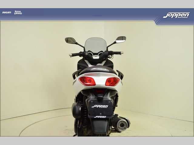 yamaha - x-max-250