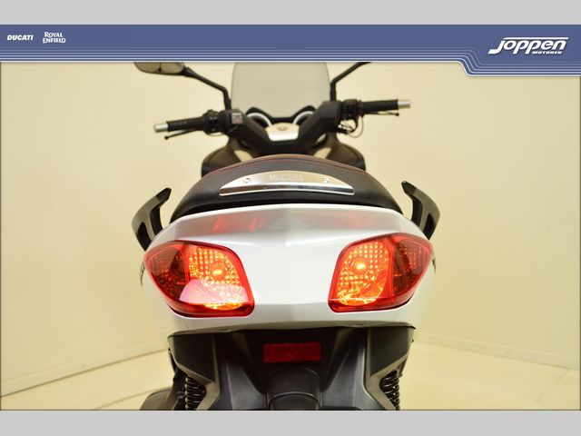 yamaha - x-max-250