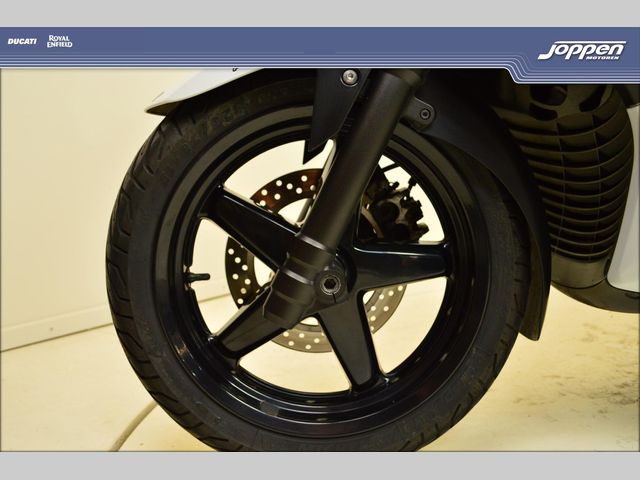 yamaha - x-max-250
