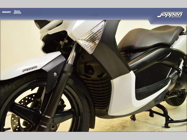 yamaha - x-max-250
