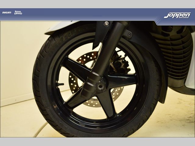 yamaha - x-max-250