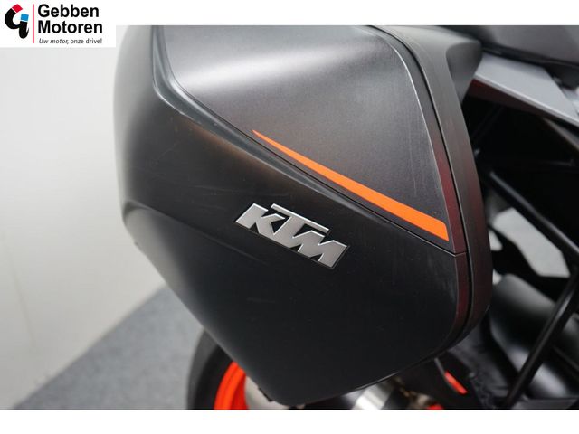 ktm - 1290-super-duke-gt