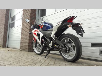 HONDA CBR 250 R – foto 3