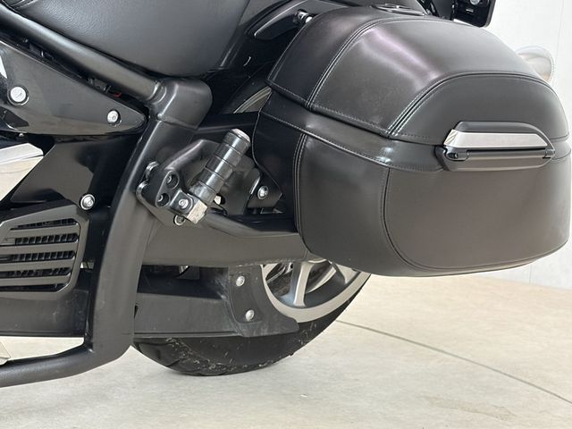 yamaha - xvs-1300-a-midnight-star