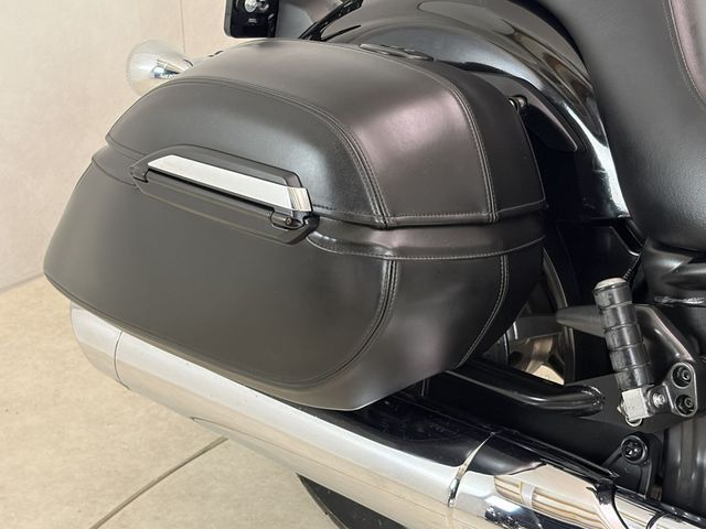 yamaha - xvs-1300-a-midnight-star