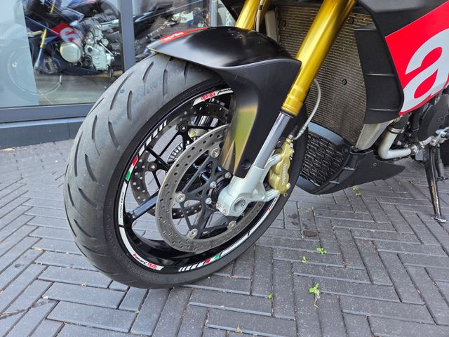 aprilia - tuono-v4