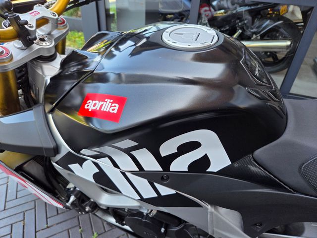 aprilia - tuono-v4