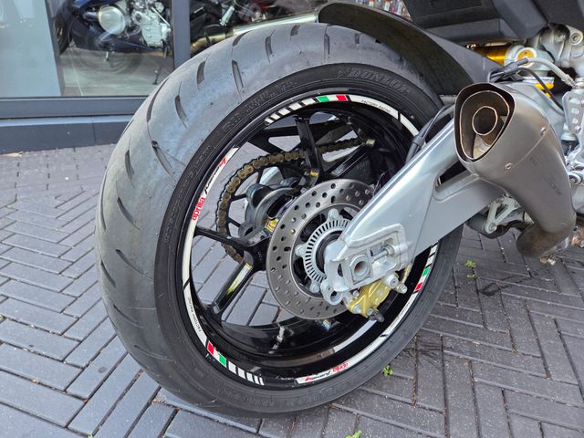 aprilia - tuono-v4