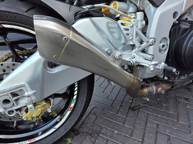 aprilia - tuono-v4