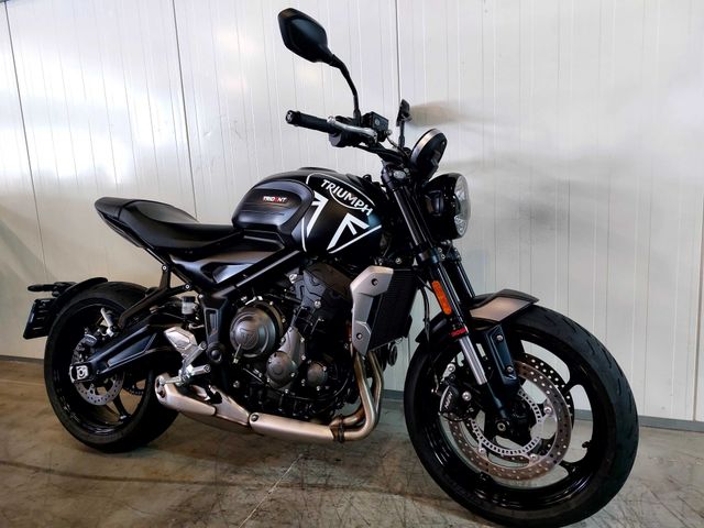 triumph - trident-660
