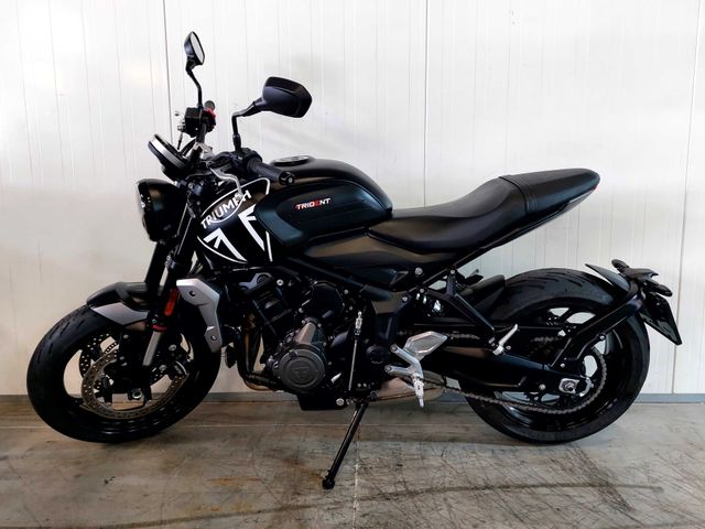 triumph - trident-660