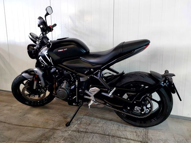 triumph - trident-660